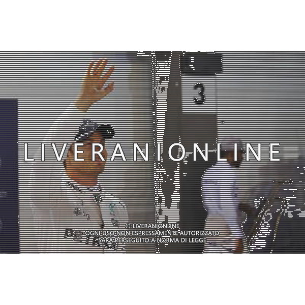 Nico Rosberg (GER) Mercedes AMG F1 celebrates his pole position in parc ferme. 17.09.2016. Formula 1 World Championship, Rd 15, Singapore Grand Prix, Marina Bay Street Circuit, Singapore, Qualifying Day. / AGENZIA ALDO LIVERANI SAS - ITALY ONLY EDITORIAL USE ONLY