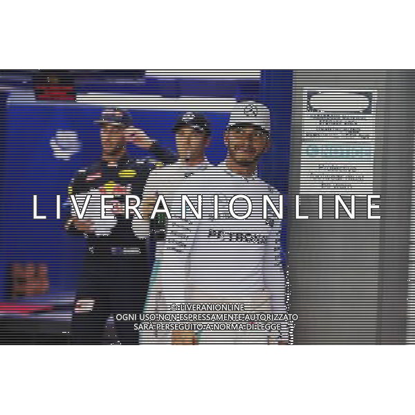 Lewis Hamilton (GBR) Mercedes AMG F1 in qualifying parc ferme. 17.09.2016. Formula 1 World Championship, Rd 15, Singapore Grand Prix, Marina Bay Street Circuit, Singapore, Qualifying Day. / AGENZIA ALDO LIVERANI SAS - ITALY ONLY EDITORIAL USE ONLY