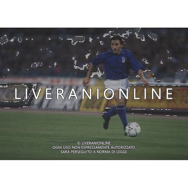 RETROSPETTIVA ANTONIO BENARRIVO CALCIATORE NELLA FOTO ANTONIO BENARRIVO CON LA MAGLIA DELLA NAZIONALE ITALIANA AG ALDO LIVERANI SAS
