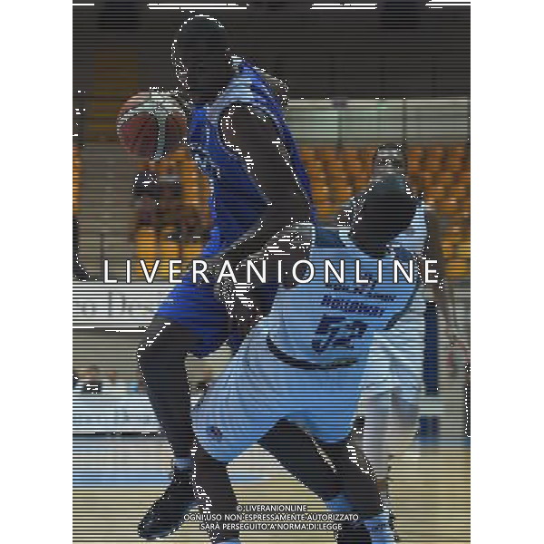 8Â° Trofeo Lombardia Natixis Cup Memorial Francesco Malberti Desio (MB) - 17.09.2016 Vanoli Cremona-Pallacanestro Cantu\' Nella Foto:Lawal Gani - Holloway Tu /Ph.Vitez-Ag. Aldo Liverani