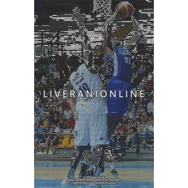 8Â° Trofeo Lombardia Natixis Cup Memorial Francesco Malberti Desio (MB) - 17.09.2016 Vanoli Cremona-Pallacanestro Cantu\' Nella Foto:Lawal Gani /Ph.Vitez-Ag. Aldo Liverani