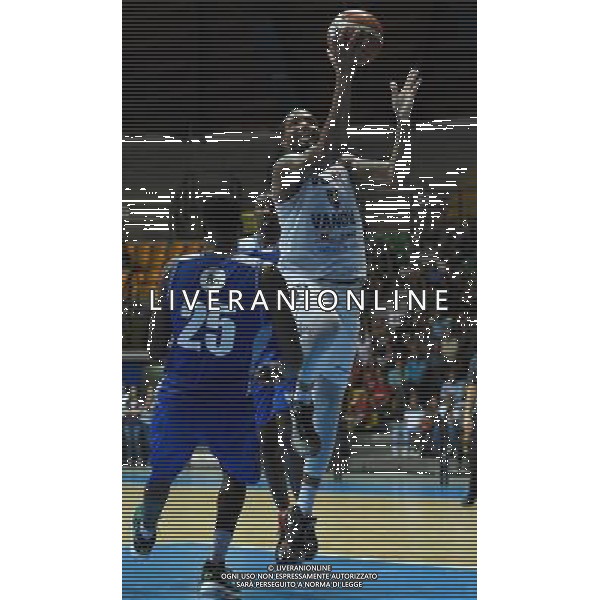 8Â° Trofeo Lombardia Natixis Cup Memorial Francesco Malberti Desio (MB) - 17.09.2016 Vanoli Cremona-Pallacanestro Cantu\' Nella Foto:Thomas Tashawn /Ph.Vitez-Ag. Aldo Liverani