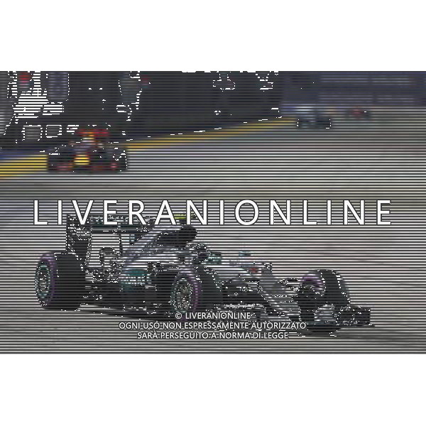 Nico Rosberg (GER) Mercedes AMG F1 W07 Hybrid. 18.09.2016. Formula 1 World Championship, Rd 15, Singapore Grand Prix, Marina Bay Street Circuit, Singapore, Race Day. / AGENZIA ALDO LIVERANI SAS - ITALY ONLY EDITORIAL USE ONLY