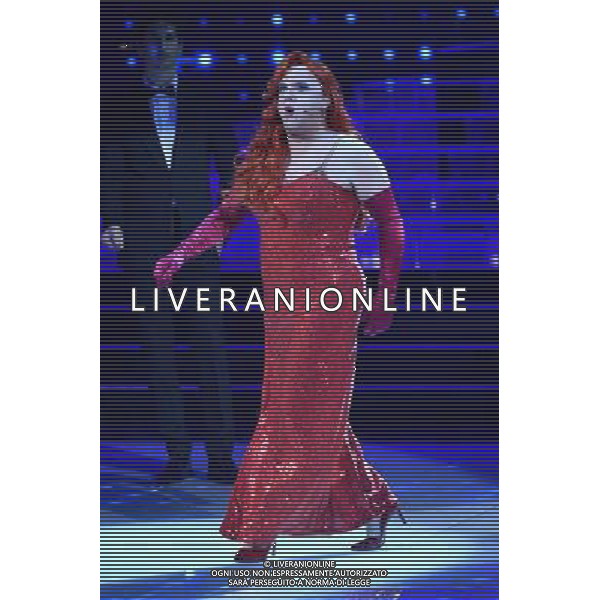 Trasmissione TV \' Tale e Quale Show \' Roma - 23.09.2016 - Studios Rai - nella foto: Gabriele Cirilli imita Jessica Rabbit /Ph.Corradetti-Ag Aldo Liverani