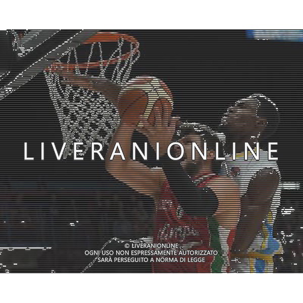 Macron Supercoppa di Basket 2016 Semifinale Milano - 24.09.2016 EA7 Emporio Armani Milano-Vanoli Cremona Nella Foto:Gentile Alessandro - Biligha Paul Stephan /Ph.Vitez-Ag. Aldo Liverani
