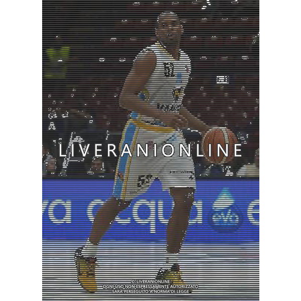 Macron Supercoppa di Basket 2016 Semifinale Milano - 24.09.2016 EA7 Emporio Armani Milano-Vanoli Cremona Nella Foto:Holloway Tu /Ph.Vitez-Ag. Aldo Liverani
