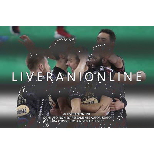 VOLLEY PALLAVOLO, DEL MONTE SUPERCOPPA. AZIMUT MODENA - SIR SAFETY CONAD PERUGIA.. I giocatori di Perugia esultano/Agenzia Aldo Liverani s.a.s./ AGENZIA ALDO LIVERANI SAS 