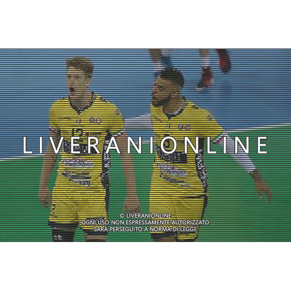 VOLLEY PALLAVOLO, DEL MONTE SUPERCOPPA. AZIMUT MODENA - SIR SAFETY CONAD PERUGIA. Holt e Ngapeth esultano/Agenzia Aldo Liverani s.a.s./ AGENZIA ALDO LIVERANI SAS 
