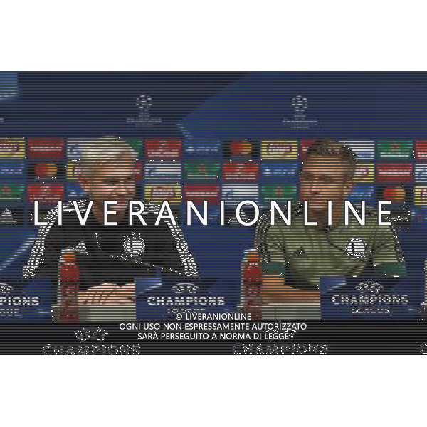 LIZBONA 26.09.2016 KONFERENCJA PRASOWA LEGII WARSZAWA --- LEGIA WARSAW PRESS CONFERENCE IN LISBON JACEK MAGIERA JAKUB RZEZNICZAK FOT. PIOTR KUCZA/NEWSPIX.PL --- Newspix.pl / AGENZIA ALDO LIVERANI SAS - ITALY ONLY EDITORIAL USE ONLY - CONFERENZA STAMPA DI Jacek Magiera del Legia Varsavia A LISBONA 26 SETTEMBRE 2016 