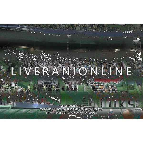 LIZBONA 27.09.2016 MECZ 2. KOLEJKA GRUPA F LIGA MISTRZOW SEZON 2016/17: SPORTING LIZBONA - LEGIA WARSZAWA --- UEFA CHAMPIONS LEAGUE GROUP F MATCH IN LISBON: SPORTING CLUBE DE PORTUGAL - LEGIA WARSAW KIBICE LEGII FOT. PIOTR KUCZA/NEWSPIX.PL --- Newspix.pl AG ALDO LIVERANI SAS ONLY ITALY *** Local Caption *** www.newspix.pl mail us: info@newspix.pl call us: 0048 022 23 22 222 --- Polish Picture Agency by Ringier Axel Springer Poland