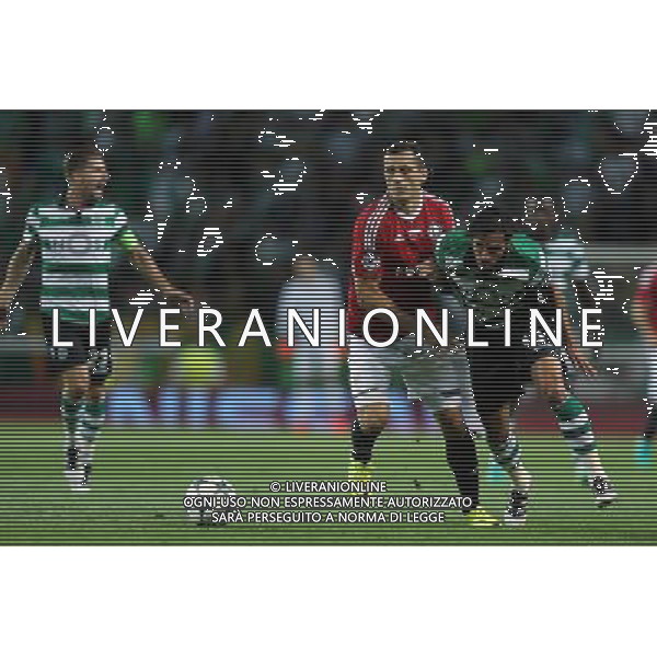 27.09.2016 LIZBONA (LISBON) ESTADIO JOSE ALVALADE PILKA NOZNA (FOOTBALL), LIGA MISTRZOW UEFA , FAZA GRUPOWA - GRUPA F ( UEFA CHAMPIONS LEAGUE - GROUP STAGE, GROUP F) MECZ (GAME) SPORTING LIZBONA SC - LEGIA WARSZAWA (SPORING LISBON SC - LEGIA WARSAW) NZ TOMASZ JODLOWIEC, BRYIAN RUIZ FOTO LUKASZ GROCHALA/CYFRASPORT / NEWSPIX.PL --- Newspix.pl AG ALDO LIVERANI SAS ONLY ITALY *** Local Caption *** www.newspix.pl mail us: info@newspix.pl call us: 0048 022 23 22 222 --- Polish Picture Agency by Ringier Axel Springer Poland