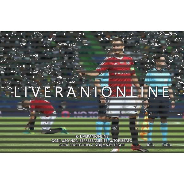 27.09.2016 LIZBONA (LISBON) ESTADIO JOSE ALVALADE PILKA NOZNA (FOOTBALL), LIGA MISTRZOW UEFA , FAZA GRUPOWA - GRUPA F ( UEFA CHAMPIONS LEAGUE - GROUP STAGE, GROUP F) MECZ (GAME) SPORTING LIZBONA SC - LEGIA WARSZAWA (SPORING LISBON SC - LEGIA WARSAW) NZ JAKUB RZEZNICZAK KAPITAN FOTO LUKASZ GROCHALA/CYFRASPORT / NEWSPIX.PL --- Newspix.pl AG ALDO LIVERANI SAS ONLY ITALY *** Local Caption *** www.newspix.pl mail us: info@newspix.pl call us: 0048 022 23 22 222 --- Polish Picture Agency by Ringier Axel Springer Poland