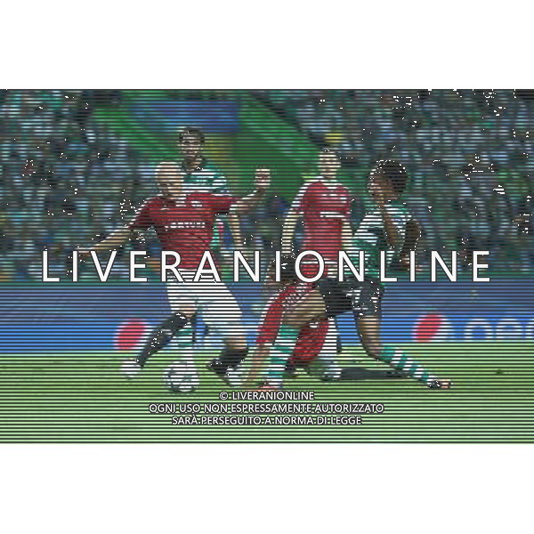 27.09.2016 LIZBONA (LISBON) ESTADIO JOSE ALVALADE PILKA NOZNA (FOOTBALL), LIGA MISTRZOW UEFA , FAZA GRUPOWA - GRUPA F ( UEFA CHAMPIONS LEAGUE - GROUP STAGE, GROUP F) MECZ (GAME) SPORTING LIZBONA SC - LEGIA WARSZAWA (SPORING LISBON SC - LEGIA WARSAW) NZ JAKUB CZERWINSKI, GULIHERME, GELSON MARTINS FOTO LUKASZ GROCHALA/CYFRASPORT / NEWSPIX.PL --- Newspix.pl AG ALDO LIVERANI SAS ONLY ITALY *** Local Caption *** www.newspix.pl mail us: info@newspix.pl call us: 0048 022 23 22 222 --- Polish Picture Agency by Ringier Axel Springer Poland