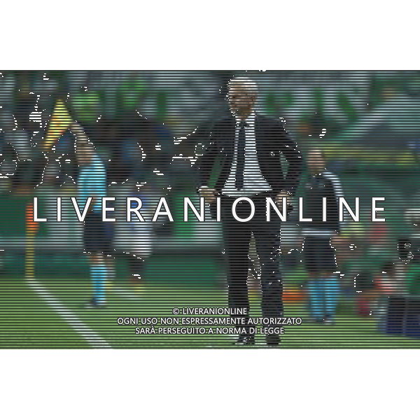 27.09.2016 LIZBONA (LISBON) ESTADIO JOSE ALVALADE PILKA NOZNA (FOOTBALL), LIGA MISTRZOW UEFA , FAZA GRUPOWA - GRUPA F ( UEFA CHAMPIONS LEAGUE - GROUP STAGE, GROUP F) MECZ (GAME) SPORTING LIZBONA SC - LEGIA WARSZAWA (SPORING LISBON SC - LEGIA WARSAW) NZ JACEK MAGIERA - TRENER, HEAD COACH LEGIA WARSZAWA FOTO LUKASZ GROCHALA/CYFRASPORT / NEWSPIX.PL --- Newspix.pl AG ALDO LIVERANI SAS ONLY ITALY *** Local Caption *** www.newspix.pl mail us: info@newspix.pl call us: 0048 022 23 22 222 --- Polish Picture Agency by Ringier Axel Springer Poland