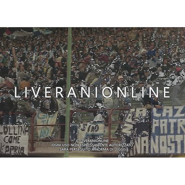 MILANO 08-04-1998 MILAN LAZIO COPPA ITALIA NELLA FOTO SCONTRI TRA LA POLIZIA E I TIFOSI LAZIALI AG ALDO LIVERANI SAS