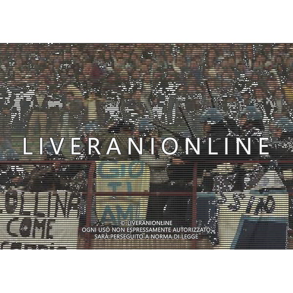 MILANO 08-04-1998 MILAN LAZIO COPPA ITALIA NELLA FOTO SCONTRI TRA LA POLIZIA E I TIFOSI LAZIALI AG ALDO LIVERANI SAS