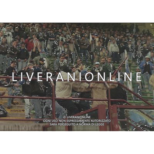 MILANO 08-04-1998 MILAN LAZIO COPPA ITALIA NELLA FOTO SCONTRI TRA LA POLIZIE E I TIFOSI LAZIALI AG ALDO LIVERANI SAS