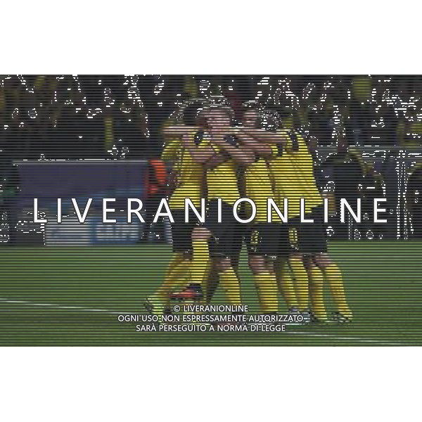 firo : 27.09.2016 Fu§ball, Saison 2016/2017, Champions League, BVB, Borussia Dortmund - Real Madrid CF, Gruppenphase, Torjubel, Jubel, Freude, Pierre-Emerick AUBAMEYANG, BVB Borussia Dortmund, Mathias GINTER, BVB Borussia Dortmund, ganze Figur, Jubel, Freude, $worldrights,Es gelten unsere AGB, einsehbar auf www.firosportphoto.de, copyright by firo sportphoto: Coesfelder Str. 207 D-48249 DŸlmen www.firosportphoto.de mail@firosportphoto.de (V o l k s b a n k B o c h u m - W i t t e n ) BLZ.: 430 601 29 Kt. Nr.: 341 117 100 Tel:Ê +49-2594-9916004 Fax:Ê+49-2594-9916005 AG ALDO LIVERANI SAS ONLY ITALY