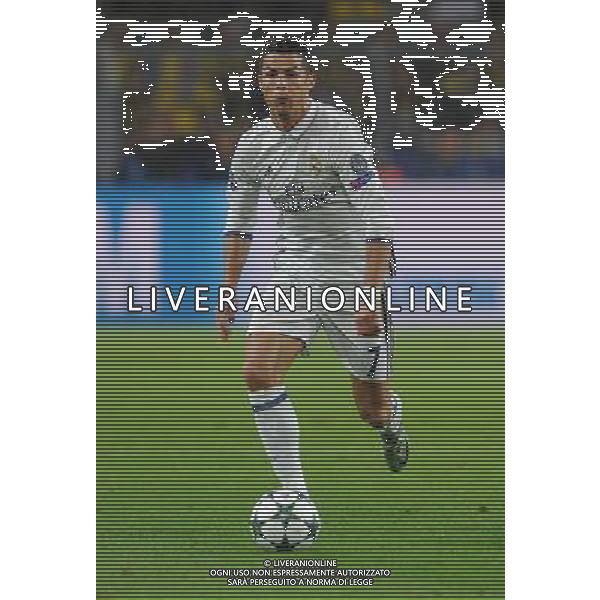 firo : 27.09.2016 Fu§ball, Saison 2016/2017, Champions League, BVB, Borussia Dortmund - Real Madrid CF, Gruppenphase, Einzelaktion, Christiano RONALDO, Real Madrid CF, ganze Figur, $worldrights,Es gelten unsere AGB, einsehbar auf www.firosportphoto.de, copyright by firo sportphoto: Coesfelder Str. 207 D-48249 DŸlmen www.firosportphoto.de mail@firosportphoto.de (V o l k s b a n k B o c h u m - W i t t e n ) BLZ.: 430 601 29 Kt. Nr.: 341 117 100 Tel:Ê +49-2594-9916004 Fax:Ê+49-2594-9916005 AG ALDO LIVERANI SAS ONLY ITALY