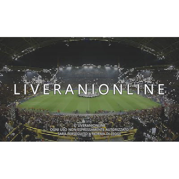 firo : 27.09.2016 Fu§ball, Saison 2016/2017, Champions League, BVB, Borussia Dortmund - Real Madrid CF, Gruppenphase, Spieler betreten das Spielfeld,Mittelkreis, Hinterleger, Feature, Allgemein, †bersicht, $worldrights,Es gelten unsere AGB, einsehbar auf www.firosportphoto.de, copyright by firo sportphoto: Coesfelder Str. 207 D-48249 DŸlmen www.firosportphoto.de mail@firosportphoto.de (V o l k s b a n k B o c h u m - W i t t e n ) BLZ.: 430 601 29 Kt. Nr.: 341 117 100 Tel:Ê +49-2594-9916004 Fax:Ê+49-2594-9916005 AG ALDO LIVERANI SAS ONLY ITALY