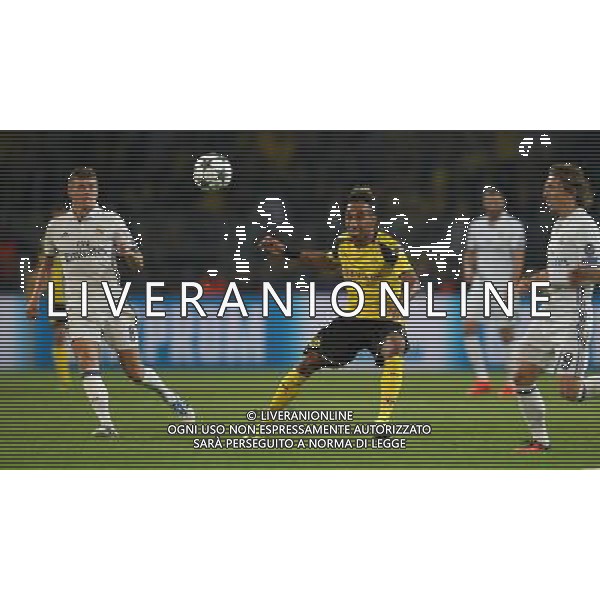 firo : 27.09.2016 Fu§ball, Saison 2016/2017 Champions League BVB Borussia Dortmund - Real Madrid 2:2 Pierre-Emerick Aubameyang gegen Toni Kroos $worldrights,Es gelten unsere AGB, einsehbar auf www.firosportphoto.de, copyright by firo sportphoto: Coesfelder Str. 207 D-48249 DŸlmen www.firosportphoto.de mail@firosportphoto.de (V o l k s b a n k B o c h u m - W i t t e n ) IBAN DE68 4306 0129 0341 1171 00 Tel: +49-2594-9916004 Fax: +49-2594-9916005 AG ALDO LIVERANI SAS ONLY ITALY