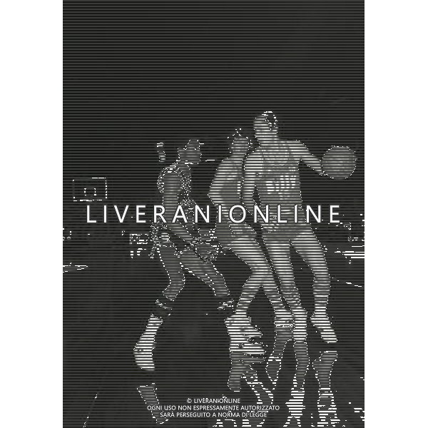 1978-1979 CAMPIONATO DI BASKET BILLY MILANO SINUDYNE BOLOGNA NELLA FOTO MIKE SILVESTER -VITTORIO GALLINARI-OWEN WELLS AG ALDO LIVERANI SAS