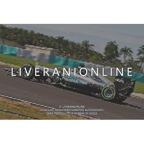 Lewis Hamilton (GBR) Mercedes AMG F1 W07 Hybrid. 30.09.2016. Formula 1 World Championship, Rd 16, Malaysian Grand Prix, Sepang, Malaysia, Friday. / AGENZIA ALDO LIVERANI SAS - ITALY ONLY EDITORIAL USE ONLY