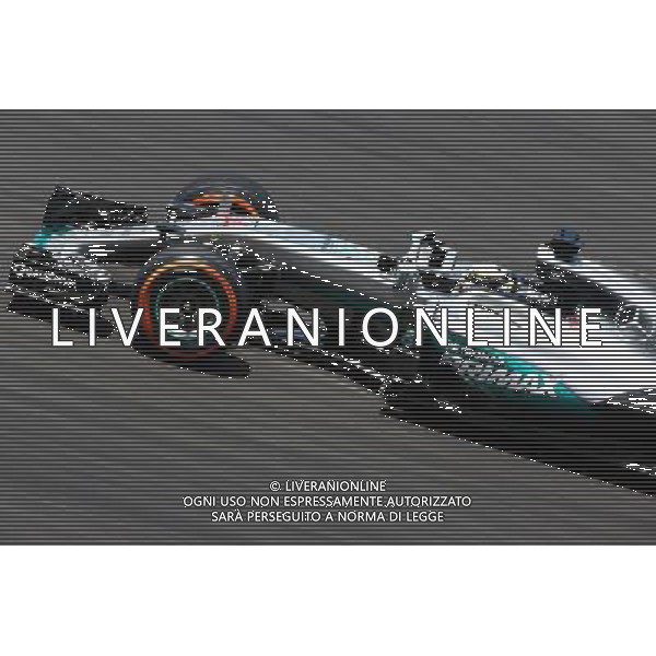 Lewis Hamilton (GBR) Mercedes AMG F1 W07 Hybrid. 30.09.2016. Formula 1 World Championship, Rd 16, Malaysian Grand Prix, Sepang, Malaysia, Friday. / AGENZIA ALDO LIVERANI SAS - ITALY ONLY EDITORIAL USE ONLY