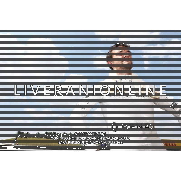 Jolyon Palmer (GBR) Renault Sport F1 Team on the grid. 02.10.2016. Formula 1 World Championship, Rd 16, Malaysian Grand Prix, Sepang, Malaysia, Sunday. AG ALDO LIVERANI SAS ONLY ITALY