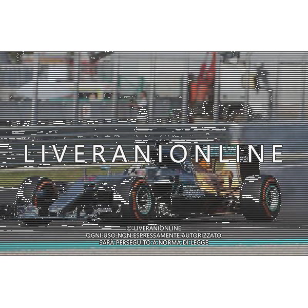 Lewis Hamilton (GBR) Mercedes AMG F1 W07 Hybrid retired from the race with a blown engine. 02.10.2016. Formula 1 World Championship, Rd 16, Malaysian Grand Prix, Sepang, Malaysia, Sunday. AG ALDO LIVERANI SAS ONLY ITALY