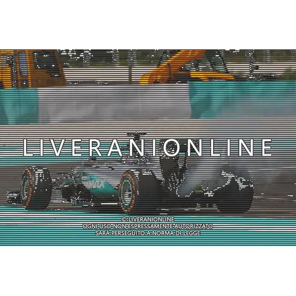 Lewis Hamilton (GBR) Mercedes AMG F1 W07 Hybrid retired from the race with a blown engine. 02.10.2016. Formula 1 World Championship, Rd 16, Malaysian Grand Prix, Sepang, Malaysia, Sunday. AG ALDO LIVERANI SAS ONLY ITALY