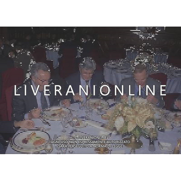 MILANO 14-12-1998 FESTA DI GALA DELL\'ASSOCIAZIONE CALCIATORI PER I 30 ANNI DI ATTIVITA NELLA FOTO CANDIDO CANNAVO-LUCIANO NIZZOLA E SERGIO CAMPANA AG ALDO LIVERANI SAS