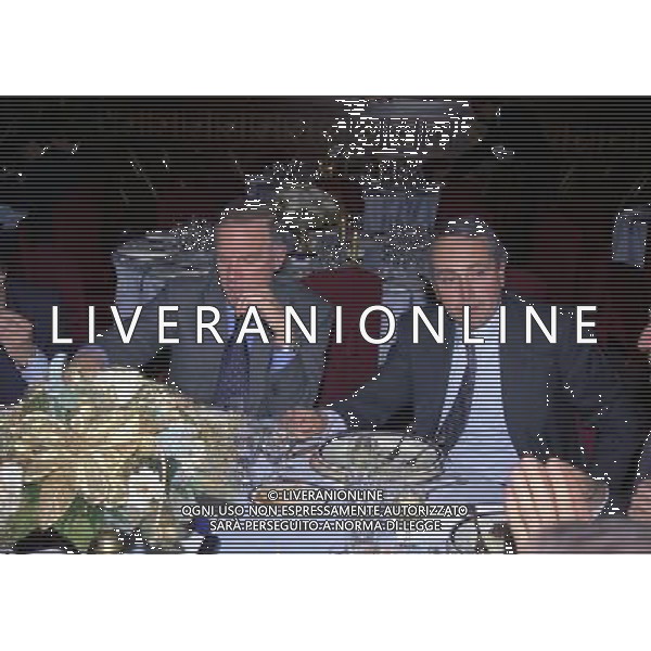 MILANO 14-12-1998 FESTA DI GALA DELL\'ASSOCIAZIONE CALCIATORI PER I 30 ANNI DI ATTIVITA NELLA FOTO SERGIO CAMPANA E GIANCARLO ABETE AG ALDO LIVERANI SAS