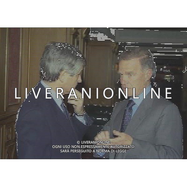 MILANO 14-12-1998 FESTA DI GALA DELL\'ASSOCIAZIONE CALCIATORI PER I 30 ANNI DI ATTIVITA NELLA FOTO SERGIO CAMPANA CON GIANNI RIVERA AG ALDO LIVERANI SAS