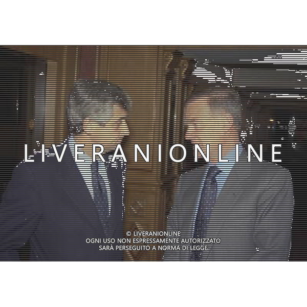 MILANO 14-12-1998 FESTA DI GALA DELL\'ASSOCIAZIONE CALCIATORI PER I 30 ANNI DI ATTIVITA NELLA FOTO SERGIO CAMPANA CON GIANNI RIVERA AG ALDO LIVERANI SAS