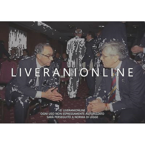 MILANO 14-12-1998 FESTA DI GALA DELL\'ASSOCIAZIONE CALCIATORI PER I 30 ANNI DI ATTIVITA NELLA FOTO FRANCO CARRARO E LUCIANO NIZZOLA AG ALDO LIVERANI SAS