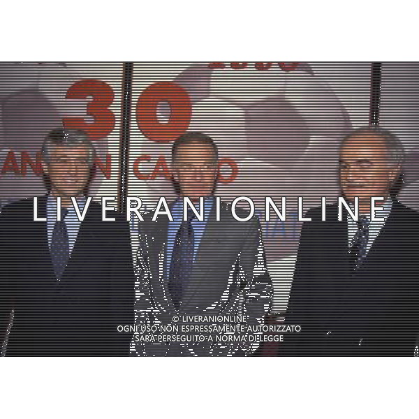 MILANO 14-12-1998 FESTA DI GALA DELL\'ASSOCIAZIONE CALCIATORI PER I 30 ANNI DI ATTIVITA NELLA FOTO SERGIO CAMPANA CON GIANNI RIVERA E SANDRO MAZZOLA AG ALDO LIVERANI SAS
