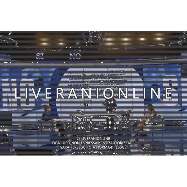 Trasmissione TV \' Porta a Porta \' Roma - 05.10.2016 - Studi RAI Teulada - nella foto: Stefano Parisi Bruno Vespa e Maria Elena Boschi /Ph.Corradetti-Ag Aldo Liverani / AGENZIA ALDO LIVERANI SAS