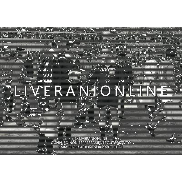 1972 MILANO PARTITA ITALIA BELGIO NELLA FOTO ARBITRO NIKOLOV AG ALDO LIVERANI SAS