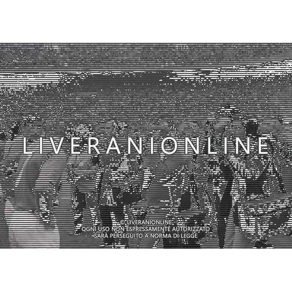 1972 MILANO PARTITA ITALIA BELGIO NELLA FOTO GIGI RIVA E I FOTOGRAFI AG ALDO LIVERANI SAS