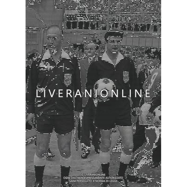 1972 MILANO PARTITA ITALIA BELGIO NELLA FOTO ARBITRO NIKOLOV AG ALDO LIVERANI SAS