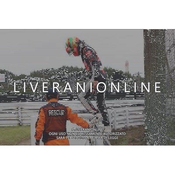 Esteban Gutierrez (MEX) Haas F1 Team walks back to the pits after he stopped in the second practice session. 07.10.2016. Formula 1 World Championship, Rd 17, Japanese Grand Prix, Suzuka, Japan, Practice Day. AG ALDO LIVERANI SAS ONLY ITALY