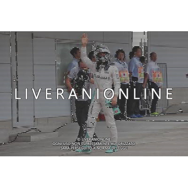 Nico Rosberg (GER) Mercedes AMG F1 celebrates his pole position in parc ferme. Japanese Grand Prix, Saturday 8th October 2016. Suzuka, Japan. 08.10.2016. Formula 1 World Championship, Rd 17, Japanese Grand Prix, Suzuka, Japan, Qualifying Day. AG ALDO LIVERANI SAS ONLY ITALY