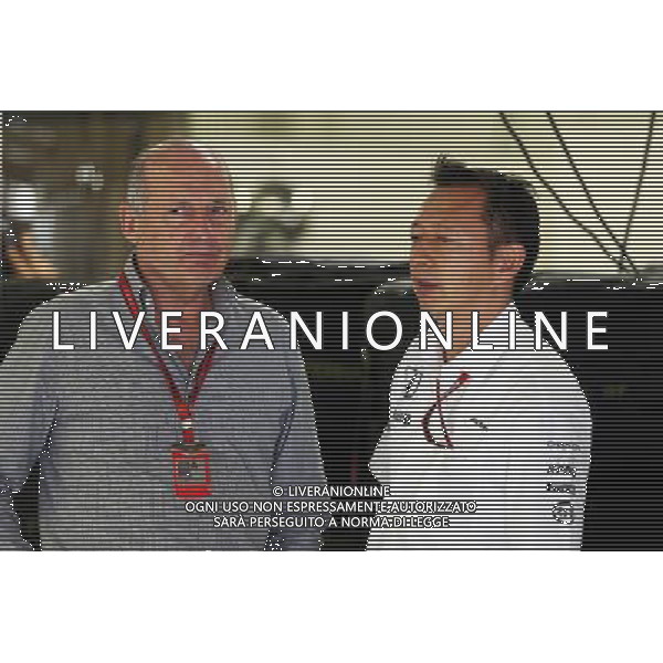 (L to R): Ron Dennis (GBR) McLaren Executive Chairman with Yusuke Hasegawa (JPN) Head of Honda F1 Programme. 08.10.2016. Formula 1 World Championship, Rd 17, Japanese Grand Prix, Suzuka, Japan, Qualifying Day AG ALDO LIVERANI SAS ONLY ITALY