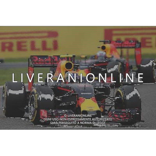Max Verstappen (NLD) Red Bull Racing RB12. 09.10.2016. Formula 1 World Championship, Rd 17, Japanese Grand Prix, Suzuka, Japan, Race Day. AG ALDO LIVERANI SAS ONLY ITALY