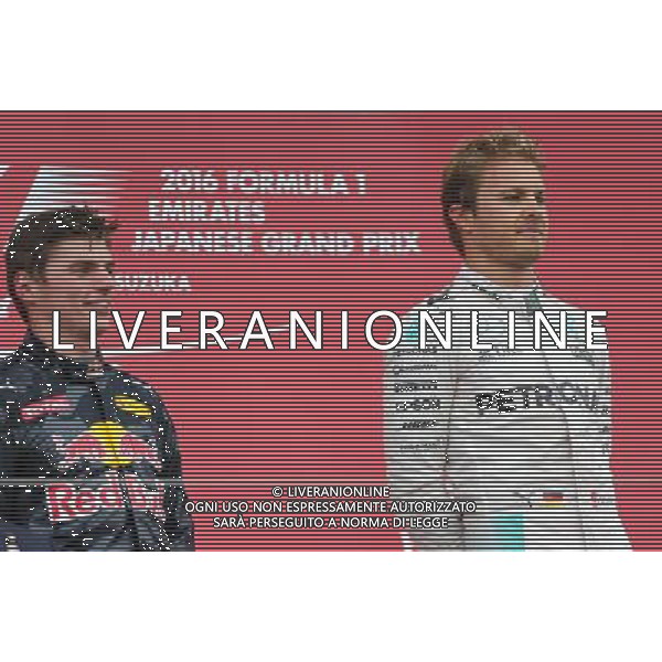 Nico Rosberg (GER), Mercedes AMG F1 Team and Max Verstappen (NL), Red Bull Racing 09.10.2016. Formula 1 World Championship, Rd 17, Japanese Grand Prix, Suzuka, Japan, Race Day. /AGENZIA ALDO LIVERANI Sas - ITALY ONLY - EDITORIAL USE ONLY