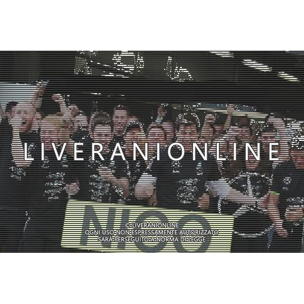 Race winner Nico Rosberg (GER) Mercedes AMG F1 celebrates the Constructors\' title with Toto Wolff (GER) Mercedes AMG F1 Shareholder and Executive Director, and the team. 09.10.2016. Formula 1 World Championship, Rd 17, Japanese Grand Prix, Suzuka, Japan, Race Day. AG ALDO LIVERANI SAS ONLY ITALY
