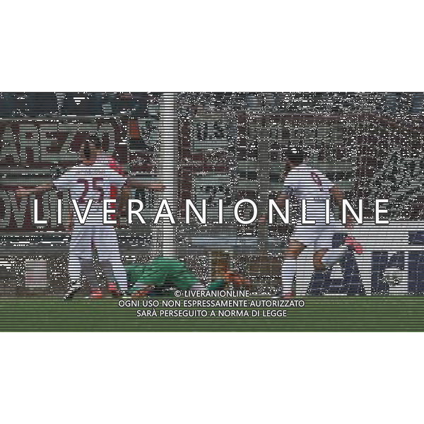 Campionato di Calcio Lega Pro Girone A 2016/2017 8a Giornata Cremona - 09.10.2016 Cremonese-Arezzo Nella Foto:moscardelli primo gol /Ph.Vitez-Ag. Aldo Liverani