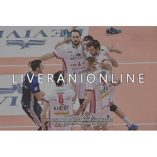 Busto Arsizio (VA) 9-10-2016 Pala Yamamay Campionato SuperLega UnipolSai Revivre Milano vs Azimut Modena nella foto esultanza Milano foto Roberto Garavaglia - ag. Aldo Liverani sas