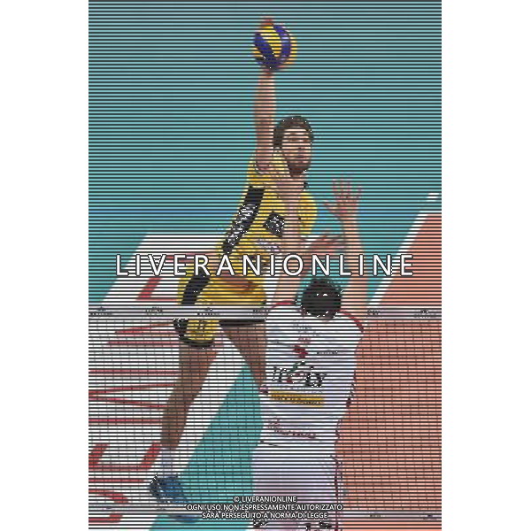 Busto Arsizio (VA) 9-10-2016 Pala Yamamay Campionato SuperLega UnipolSai Revivre Milano vs Azimut Modena nella foto attacco di Vettori foto Roberto Garavaglia - ag. Aldo Liverani sas
